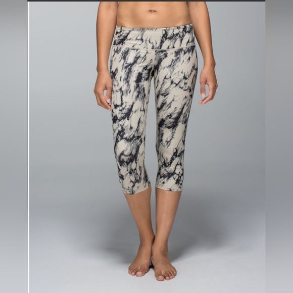 Lululemon Wunder Under Crop Full on Luxtreme - Picture 9 of 9